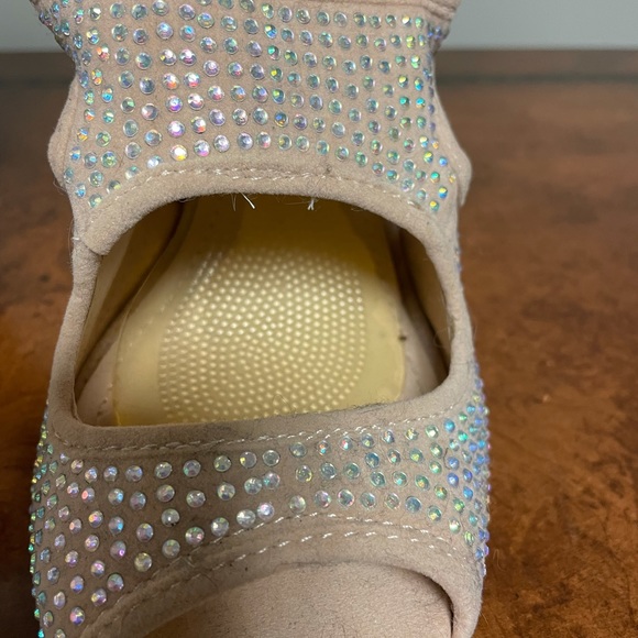 Jeweled Heel - Picture 9 of 9
